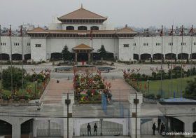 प्रतिनिधिसभा बैठक बस्दै, सांसद्का प्रश्नको पर्यटन मन्त्रीले जवाफ दिने