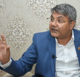 खुशीयाली मनाउनुस्, सुनसान हुन बिदा दिइएको होइन