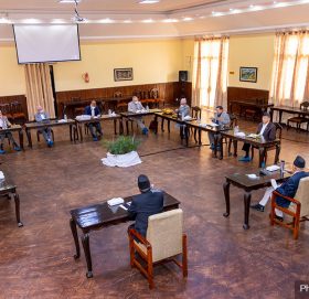 सम्झौता अनुमोदन नभएसम्म एमसीएअन्तर्गतका काम रोक्ने नेकपामा सहमति