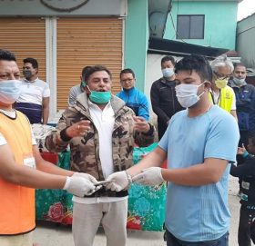 नेपाल राष्ट्रिय खड्गी समाज काठमाडौँद्वारा गैरीगाउँ युवा समाजलाई आर्थिक सहयोग