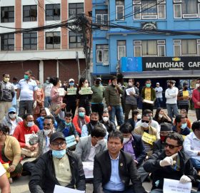 रुकुमको जातिय घटनालाई लिएर माइतीघर मण्डलामा बिरोध, पूर्व मन्त्रि देखि संसद सम्मको उपस्थिति