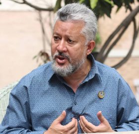 कांग्रेस नेता शाहले कर्णालीमा करोडौंको स्वास्थ्य सामाग्री प्रदान गर्ने