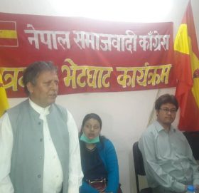 सरकारले जनतालाई कोठाभित्र थुनेर भोकभोकै मारेको छ : अध्यक्ष निरौला