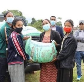 जनताको पीडाले मन पोलेपछि फेरि पनि राहत बाँडे : सांसद रोका