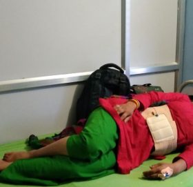 उमाकुण्डमा दलित महिलामाथि नेकपाका नेताको ज्याजती बाउछोरा लागेर महिलामाथि कुटपिट् : मन्थलीमा उपचार हुदै