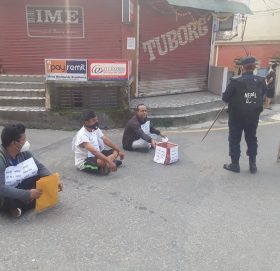 भिख मागेर राहत वितरण गर्छु भन्दा वालुवाटारबाट कांग्रेसी पक्राउ