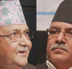 विभाजनको डिलमा नेकपा