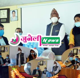 खाँडादेवीका ९ वटै वडा र संघस्थालाई दिए कार्कीले स्वास्थ्य सामाग्री
