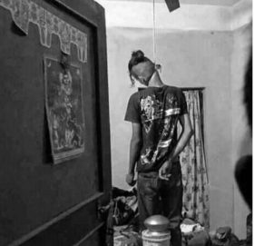 रामेछापको मन्थलीमा एक युवकले गरे झुण्डिएर आत्महत्या,