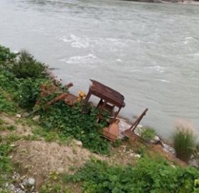 संरक्षण अभावमा डोजर कवाडी बन्यो,