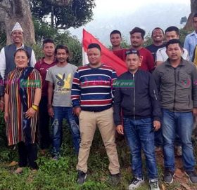 रामेछापको ओख्रेनीमा नेकपा परित्याग गरि दर्जन भन्दा बढी कांग्रेसमा प्रवेश