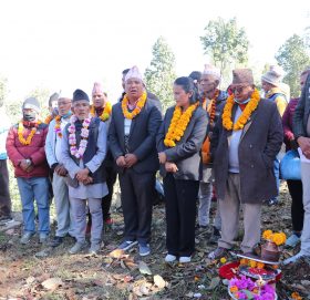 रामेछापको सुनापतिमा आज एकैदिन १० शैय्याको अस्पताल, प्रमुख प्रशासकीय आवास भवन र पाउना घर एकै साथ शिलन्यास