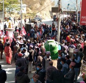 प्रधानमन्त्री ओलीको राजिनामा माग सहित रामेछापमा कांग्रेसको शक्ति प्रर्दशन (फोटोफिचर)