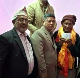 पकरवास गा.वि.सका पूर्व अध्यक्ष कार्की कांग्रेसमा प्रवेश