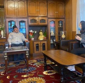 प्रचण्ड र चिनिया राजदूत यान्छीबिच भेटवार्ता