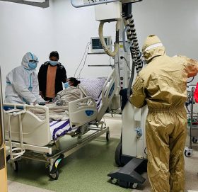 प्रचण्डकी पत्नी सिता दाहाल अस्पताल भर्ना (फोटो)