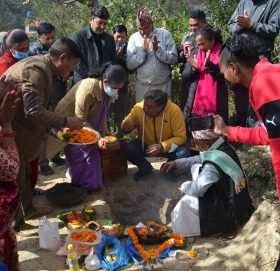गोकर्नेश्वोर नगरपालिका वडा नं ९ मा बहुउदेश्य सामुदायिक भवन शिलान्यास (फोटो सहित)