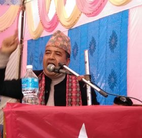 माधव नेपाल र झलनाथ खनाल प्रचण्डलाई ओली पक्षले कन्यादान गरेका  हौं -महेश बस्नेत (भिडियो)