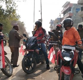 यस्तो देखियो मन्थलीमा सरकार बिरुद्ध वडाले गरेको मोटरसाइकल र्याली (फोटोमा)