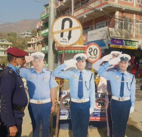 रामेछाप प्रहरीद्वरा थप तीन वटा डमी ट्राफिक प्रहरी