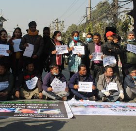 रुकुम घटनाको न्याय माग गर्दै पीडित परिवारसहित धर्ना तथा खबरदारी बिरोध कार्यक्रम