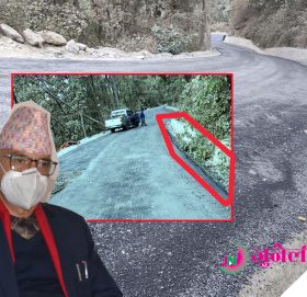 प्रजिअको छड्के अनुगम-गोकुलगंगा र उमाकुण्ड जोड्ने सडक कालो पत्रेको काम गुणस्तर हिन्