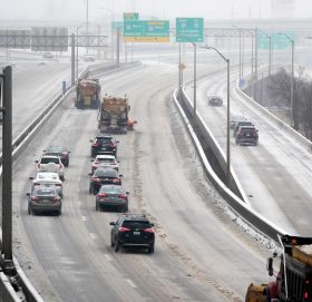 अमेरिकामा हिमआँधीका कारण २३ जनाको ज्यान गयो : आपतकाल घोषणा