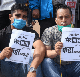 खोटाङमा दलितले दिएको दही खाएको आरोपमा साढे २ वर्षदेखि आचार्य समाजबाट बहिष्करणमा