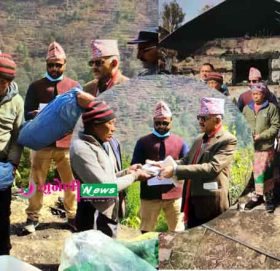 आगोलागीमा परि ज्यान गुमाएकी शेर्पाको पीडित परिवारलाई प्रशासनद्वरा राहात प्रदान