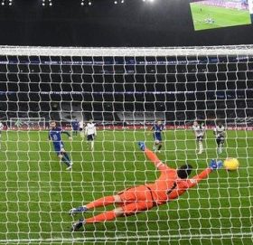 ईपीएलमा वेस्ट ह्यामले टाेटनह्यामलाई हरायो