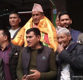 फर्पुका नेकपाका वहालवाला सचिवनै कांग्रेसमा प्रवेश