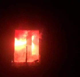 सोलु एफएममा आगोलागी सबै सामान जलेर नष्ट : प्रशारण बन्द (फोटोहरु)