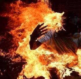 सुनारपानीमा आफ्नै शरिरमा आगो लगाउदा जलेर भुजेलको मृत्यु