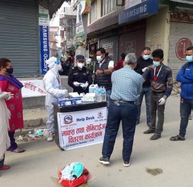 गोरक्ष्य स्पोर्टिङ क्लवद्वारा जोरपाटीमा मास्क र सेनिटाइजर वितरण