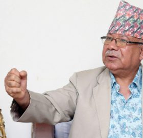 अरुको अपमान गर्ने मान्छेहरुले समाजको अपमान गर्छ -माधव कुमार नेपाल