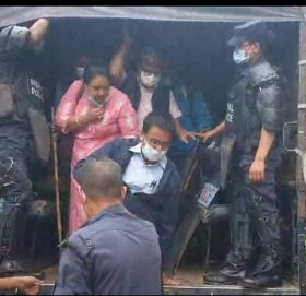 नेपाल शिक्षक महासंघका २००  भन्दा बढी आन्दोलनरत शिक्षकहरु  पक्राउ