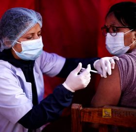 प्रवेश पत्रको आधारमा विद्यार्थीहरुलाई कोरोना  बिरुद्धको खोप दिन सुरु,