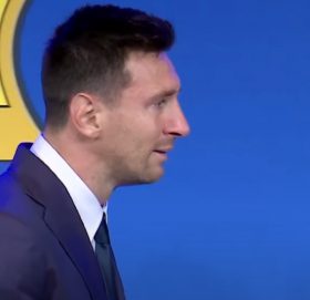 पत्रकार सम्मेलनमा गहभरी आँसु लिएर लियोनल मेस्सी उपस्थित