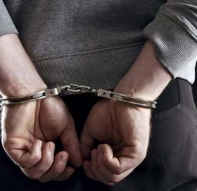 ५० वर्षीय छोटेलाल राढलाइ प्रहरीले कटुवा पेस्तोल र भरुवा बन्दुकसहित  पक्राउ