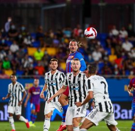 युभेन्टसलाइ ३-० ले पराजित गर्दै बार्सिलोनालाई जोन ग्याम्पर ट्रफी,