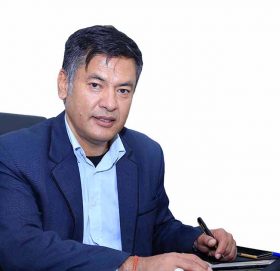 कुलमान घिसिङको नियुक्ति खारेजीको माग गर्दै  हितेन्द्रदेव शाक्यले  सर्वोच्चमा दिए रिट