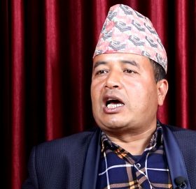 ‘जनताले वी मिस् केपी ओली भनिरहेका छन्,’- महेश बस्नेत