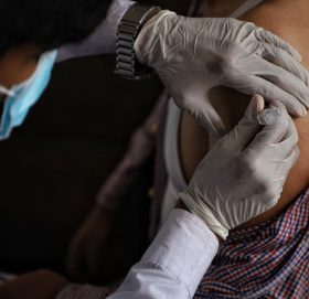 कोरोनाविरुद्धको भेरोसेल खोपको दोस्रो डोज साउन २२ गतेदेखि देशैभर सन्चालन