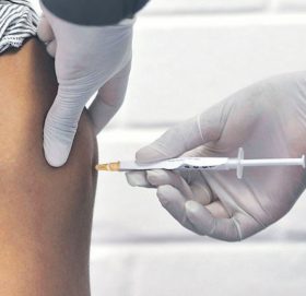 सबै नागरिकलाई कोभिड-१९ विरुद्धको खोप लगाउने पहिलो जिल्ला मनाङ