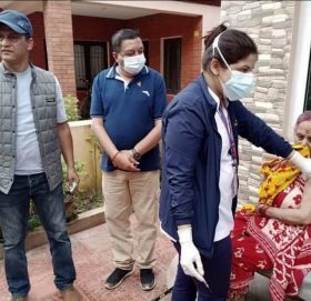 कोरोनाविरुद्धको खोप लगाउन गोकर्नेश्वोर न. पा. ले शुरु गर्यो  ‘घरदैलो खोप अभियान’