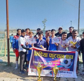 वडा अध्यक्षको उपस्थितिमा मिडिया फुटसल  कप सम्पन्न