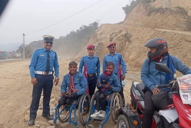 साहसी २ युवा, काठमाडौं जोरपाटी देखि पोखरा सम्म व्हीलचियर यात्रा